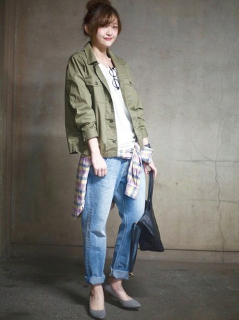 トレンドの ミリタリーアイテム を上手に取り入れて ちょっぴり辛口 甘辛mixコーディネート術 キナリノ