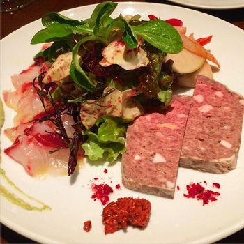 横浜のフレンチのお店の料理だとか。レストランでも、フルーツソルトが人気になってきているようです。フルーツソルトでプロの味に近づけるかも!