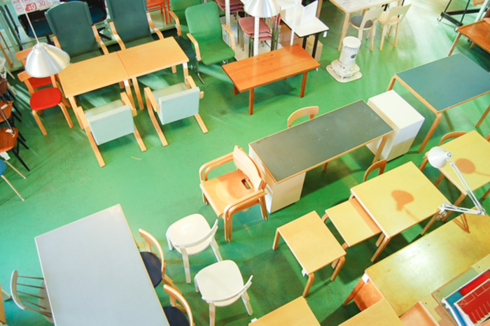 時の経過を慈しむ。大きな倉庫で見つける「talo」の北欧ビンテージ家具