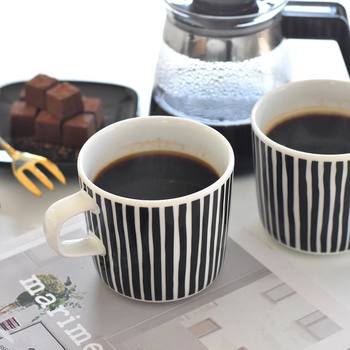 カフェでのコーヒータイムも素敵ですが、丁寧に自分で淹れたコーヒーは、やっぱり格別です。
なんだか複雑に思えるコーヒーの道具たちも、徐々に使いこなせるようになれば、愛着も沸きそう。毎日お手入れをしながら、ずっと大切に使いたいですね。