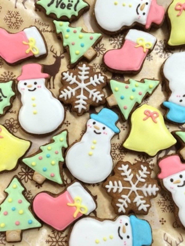 クリスマスをとびきり可愛く！アイシングクッキーの簡単レシピと
