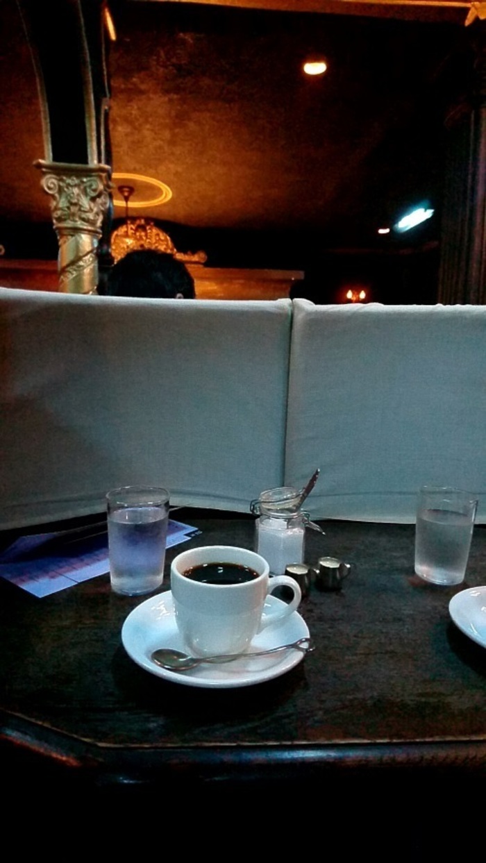 見せかけのおしゃれとは違う、本物の異空間へ。今「名曲喫茶」が静かな