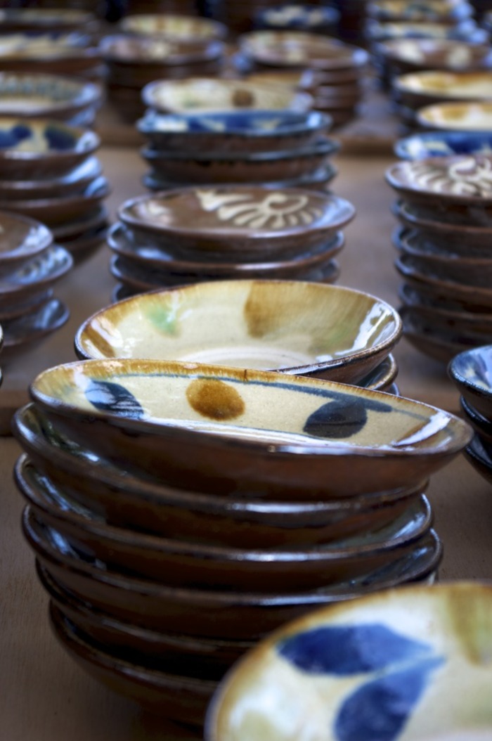 やちむん・琉球ガラス…昔ながらの素朴な工芸に触れる『沖縄』手仕事の