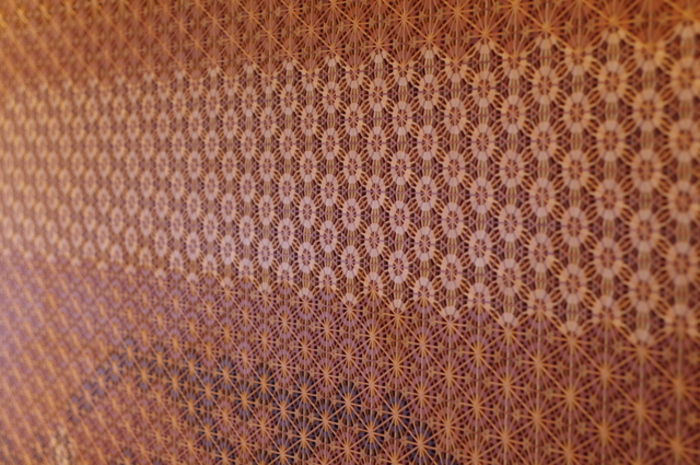 格子から降り注ぐ光と風の美術館。心ときめく「RANMA（欄間）」のある