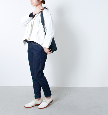 次の デニム 欲しいのはどっち 薄い色と濃い色 それぞれのお手本コーデを集めたよ キナリノ