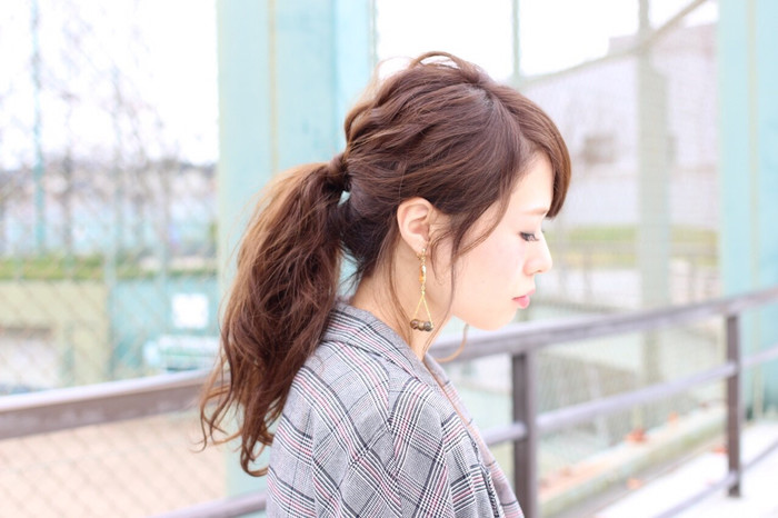 リボンもカチューシャも不要 自分の髪を使って素敵にヘアアレンジする方法 キナリノ