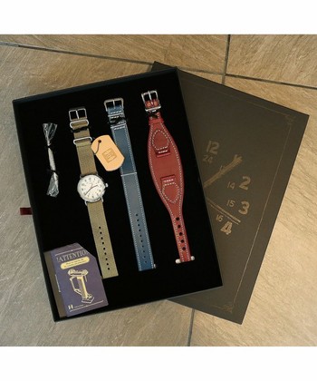 替えベルトは単体で購入することができますが、このように替えベルトがセットになった商品もありますよ。