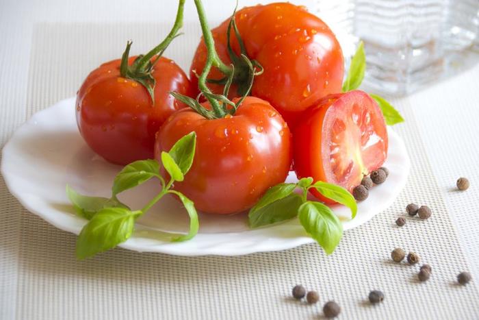 ころんと丸いフォルムが可愛い栄養たっぷりの夏野菜、トマト。毎日忙しく過ごしている人にこそ作ってほしい、美味しく栄養たっぷりのアレンジレシピ。お役に立てたなら嬉しく思います◎