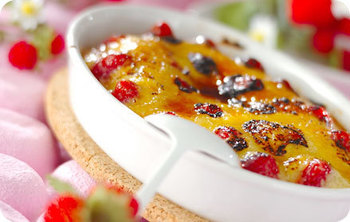 イチゴとカスタードの口当たりがまろやかなスイーツです。冷やして食べても美味しいですよ！