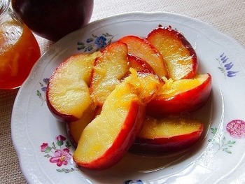 焼いたフルーツに、ハチミツや他のフルーツのジャムなどをかけていただいても◎です。お気に入りのアレンジを見つけてぜひ挑戦してみて下さいね。