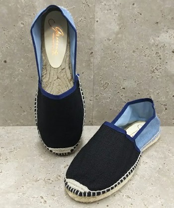 やっぱり歩きやすい 夏に活躍する フラットシューズ でお出かけしよう キナリノ