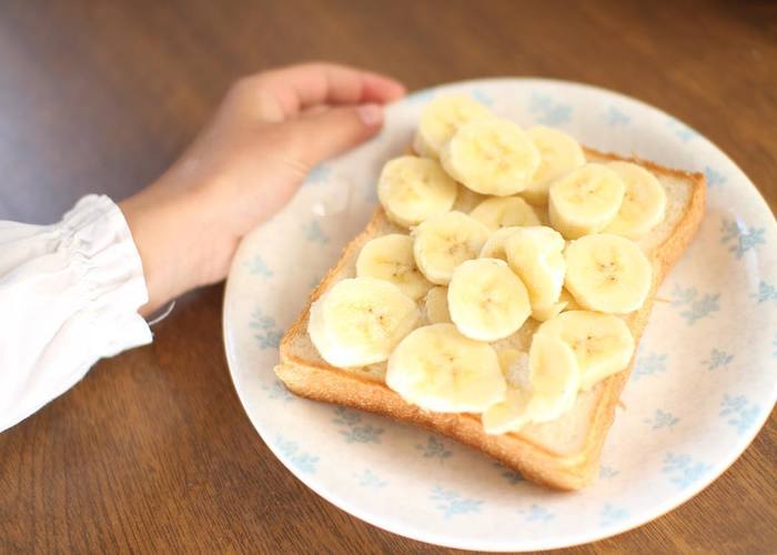 スライスしたバナナをのせて、ボリュームたっぷりのトーストに。こちらは、お子様が作ったそうですよ。チョコレートを塗ったり、マシュマロと一緒に少し焼いても美味しそうです。