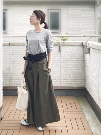 1本で大人コーデを総仕上げ おしゃれの明暗を分ける ウエストマーク ベルト使い キナリノ