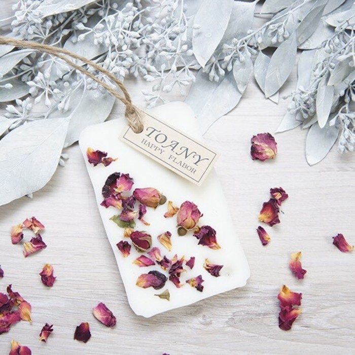 お花やドライフルーツを閉じ込めて♪アロマの香りに癒される「ワックス