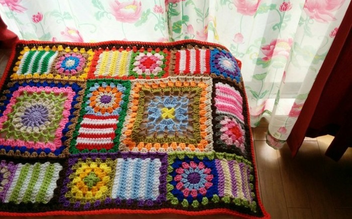 秋の夜長にハンドメイド♪“かぎ針編み”モチーフをつないで作る