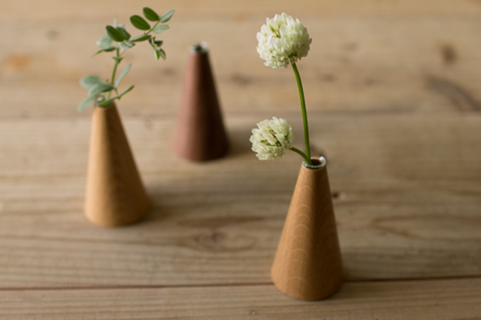 しっとり落ち着いた「秋」の草花とフラワーベースで“花のある暮らし