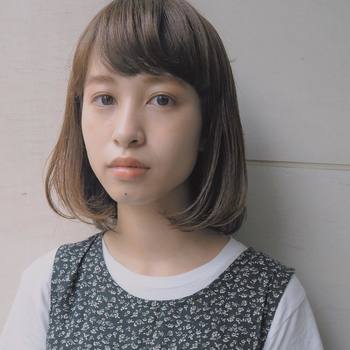アイブローは地毛を生かしたカーブのある太眉がオススメです。眉は特にトレンドにより太さや形が変わるので、地毛を生かしつつトレンドを取り入れることで垢抜けたアイブローメイクが楽しめるのです。