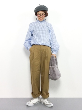 カジュアルからお仕事コーデまで とっても使える ベージュのチノパン を履きこなそう キナリノ