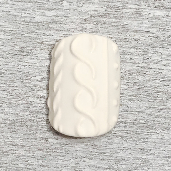 ③凹凸が埋もれてしまわぬよう、マットコートを薄く塗ったら出来上がり!マットにすることでさらにほっこり暖かい雰囲気に♫
