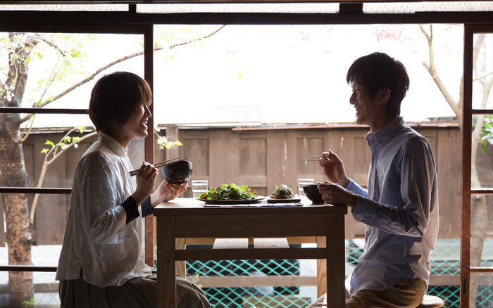 たくさんのモノがあふれ、簡単に手に入れることのできる現代社会。「便利で簡単なだけで本当の満足感が得られるのか」と、疑問に感じた代表の中地さんは、人と「もの」の関わり方、ものづくりの在り方から見つめ直したいと思い、2012年「PINT」を設立しました。