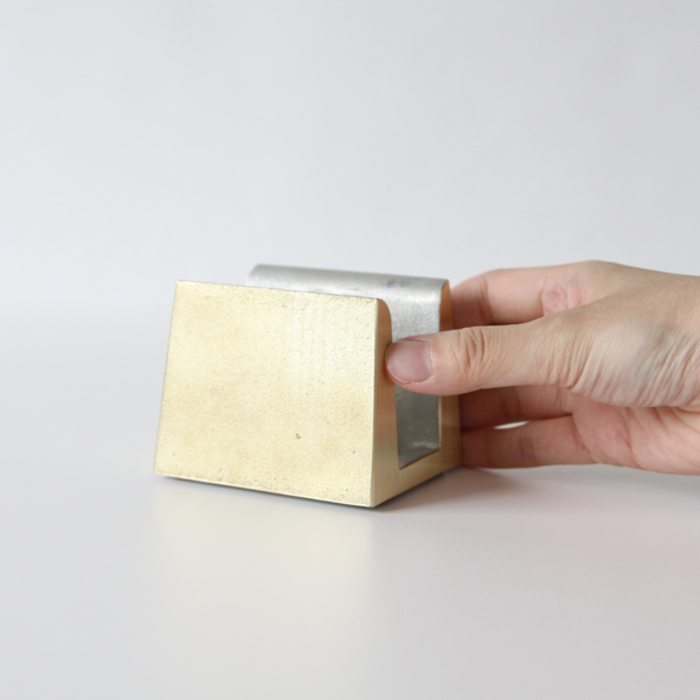 探していたのはこんなアイテム。お洒落で便利な『包丁たて・まな板たて