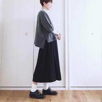まだまだ冬真っ只中で寒い日が続きますが、あと少ししたら春がやってきます。防寒しつつも一足先の春を意識して、少しずつ軽やかなコーデにチェンジしていきましょう!