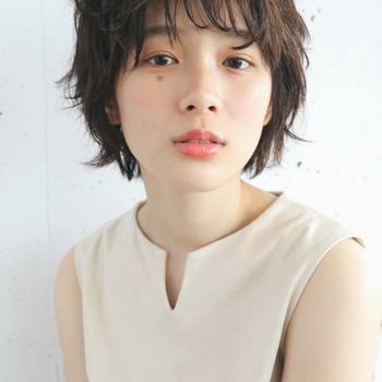 毎日のスキンケアに何気なく使っているコスメアイテム。使い心地はいいのだけれど、なんだか香りがきになる・・・。そんな方もいらっしゃるのではないでしょうか。