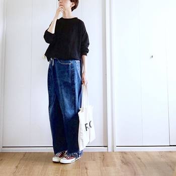 あえてコーデにメリハリをつけないのが今っぽいスタイル。全体をルーズにまとめることで、こなれ感のある着こなしになります。