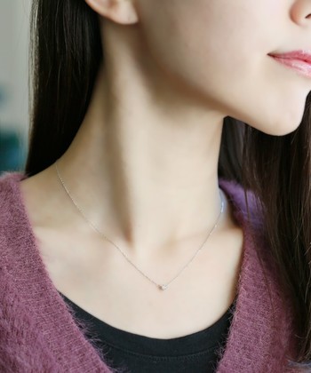 キレイな首元 デコルテで 春のトップス ネックライン を楽しみませんか キナリノ