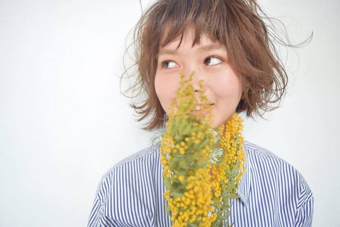 自分の顔をじっくりみて気になる部分もチャームポイントに変えてみましょう。メイクでかわいく魅せることで新しい出会いに向けて自信が持てますね。