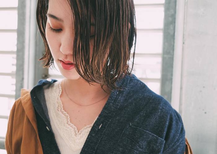 「メイクをする」ということは、それ自体が足し算です。大切なのは、そこから何を引いていくか、どこをメイク「しない」か、ということ。いつものメイクを少し見直して、大人の計算メイクで、今っぽいトレンドフェイスに変身しましょう♪