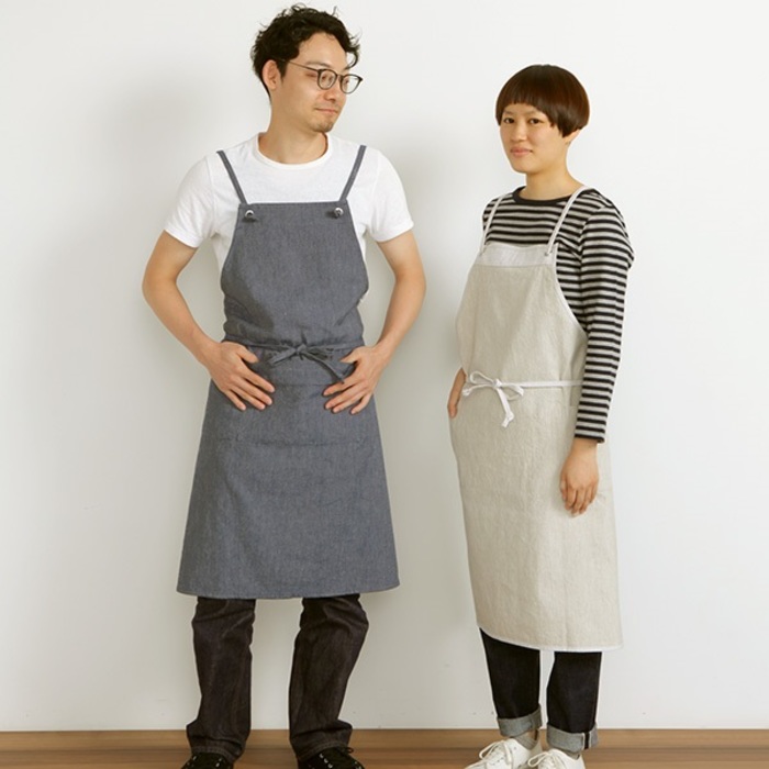 洋服のように身にまとう。家事に前向きになれそうな、素敵な「エプロン 
