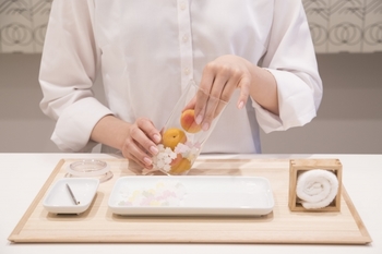 「蝶矢」で体験できるのは、自分自身で作るオリジナルの梅シロップと梅酒作り。好きな梅、お砂糖、お酒を選んで、100通り以上の中から自分だけの味わいを作ることができます。