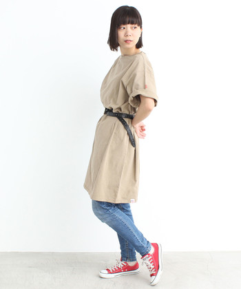 コーデのバランスが悪い そんな時は ウエストにプラスひと手間 のテクニック キナリノ