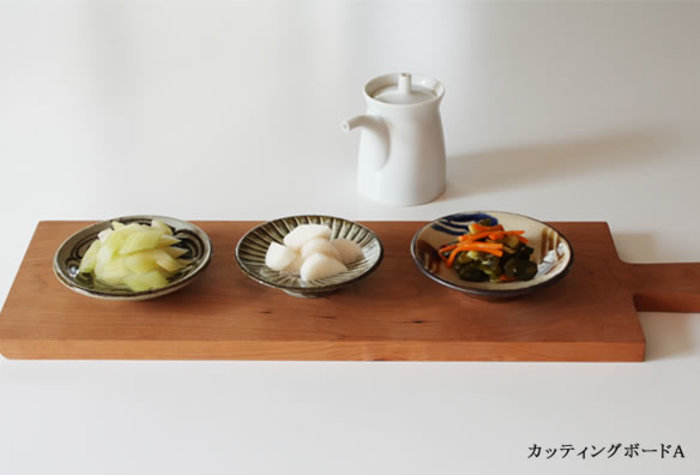 何をどうのせればいいの？食卓を華やかにする「カッティングボード」の