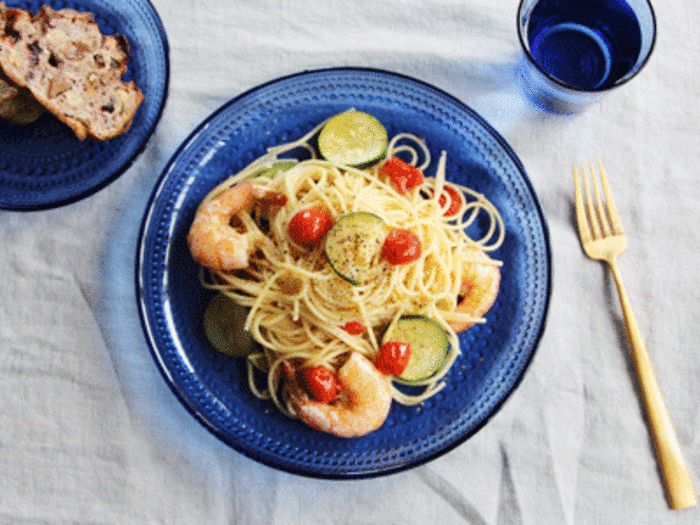 イッタラ100周年カステヘルミプレートウルトラマリンブルー iittala