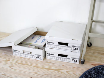 アメリカ「Fellowes(フェローズ)」社のBANKERS BOX(バンカーズボックス)。お部屋の整理整頓に大活躍の定番収納ボックスをこの機会にまとめ買いのチャンスです。