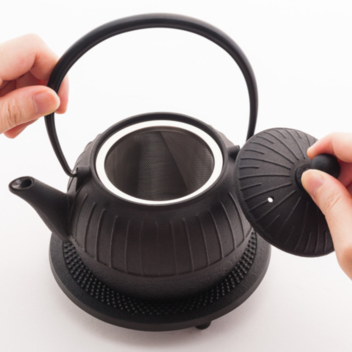 長く大切に使いたい。デザイン・機能性に優れた【南部鉄器の急須】で