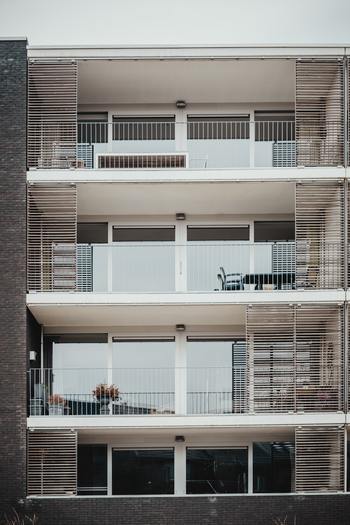賃貸住宅のメリットはなんと言っても住み替えやすい点にあります。お子様の成長に合わせたり家族の増減、ライフステージに合った住み替えが可能なのは何より大きいですね。
そして、好きな場所を選べ、好きな間取りや外観など選択肢も豊富なこと。