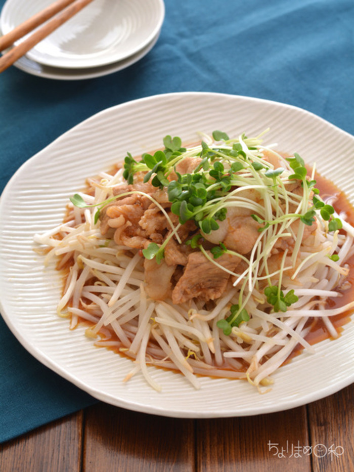 簡単で節約！鶏むね肉を使ったさっぱりおろポンチキン 食材を使って簡単節約ヘルシーレシピ 鶏むね肉、もやし、豆腐、こんにゃく、卵