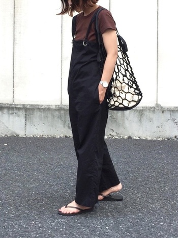 アースカラー 秋色 でひと足先の季節を意識して 大人シンプルなサマーコーデ キナリノ