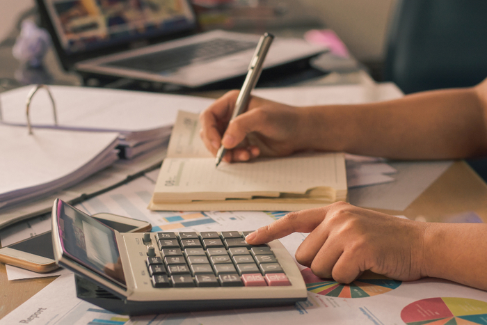 まずは自分のお金がどのように動いているのか“見える化”していくことが必要。お互いに1人だったときにどのようにお金を使っていたのか、見直してみましょう。何が必要で、いらないのかが見えてきます。