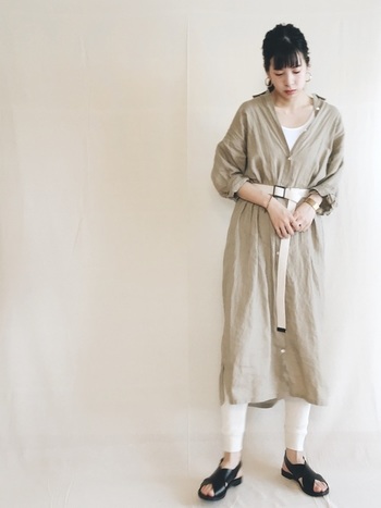 暑い夏でも脚見せは苦手 それなら ワンピースにレギンスを合わせる という選択を キナリノ