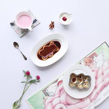 絵本に出てくるクマさんのような、かわいいプリン型も。食べるのが可哀想なくらいのクマさんは、テーブルがとっても可愛くなります。