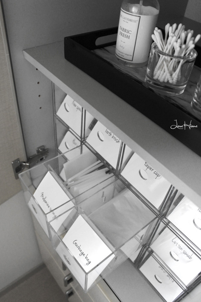 ミニマムな透明感ですっきり整える。【無印良品】の人気「アクリル収納