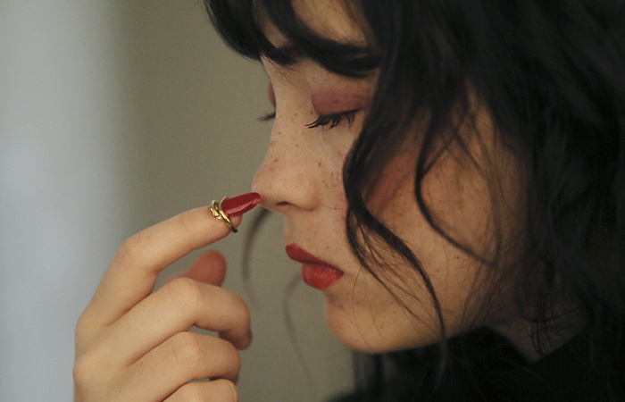 深みのある ボルドー をファッション Or メイクに取り入れよう キナリノ