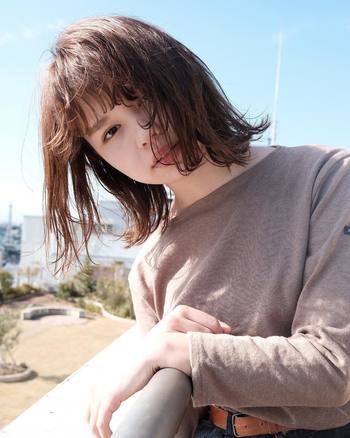 いかがだったでしょうか?毎日のスタイリングやヘアカットの際に少しだけ意識するだけで小顔に近づくことができます小顔に近づくことで毎日のコーディネートも楽しくなりますよ。今回ご紹介した3つの法則。是非試してみてくださいね。