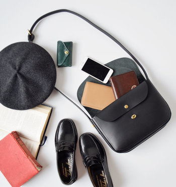 大人なセンスアップが叶う 上質バッグ で作る 普段着コーデ キナリノ