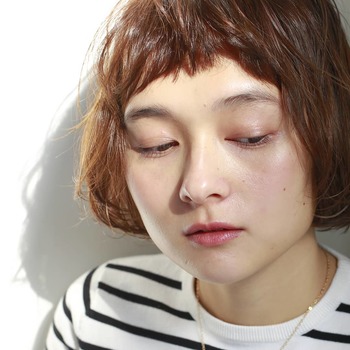 注意しなければいけないのが、クリームやリキッド、スティックタイプのハイライトです。この場合は使っているファンデーションによって塗るタイミングが変わってきます。