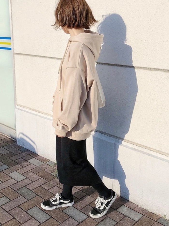Tpon様C5389 スキッパースウェット×スカートコーデ 大人っぽくて女性らしい「スウェット×スカート」のカジュアル